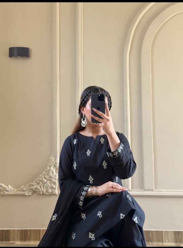BLACK SITARA