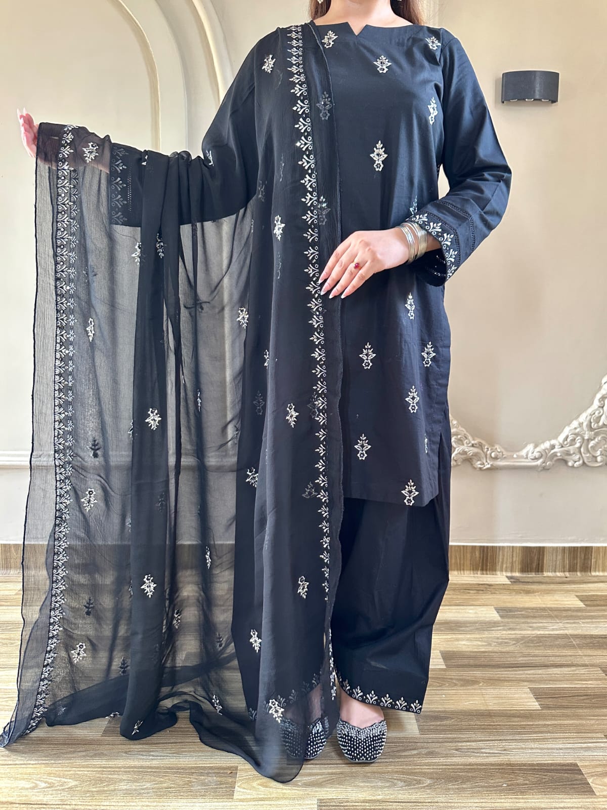 BLACK SITARA